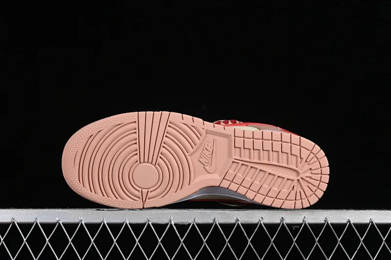 All Categories Nk SB Dunk Series Nk SB Dunk Low Low-top sneakers Nk Dunk Low Christmas gift Strawberry cake SB strappy low-top casual sneakers DD1503-118